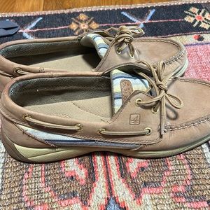 Women’s Sperrys size 8.5